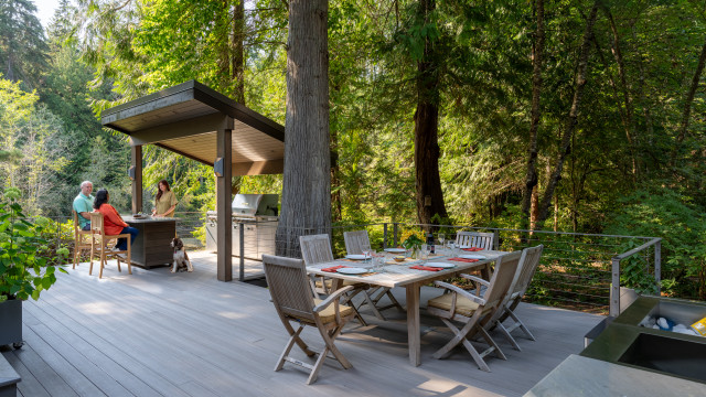 Designer’s Thoughtfully Redesigned Deck Supports Aging in Place