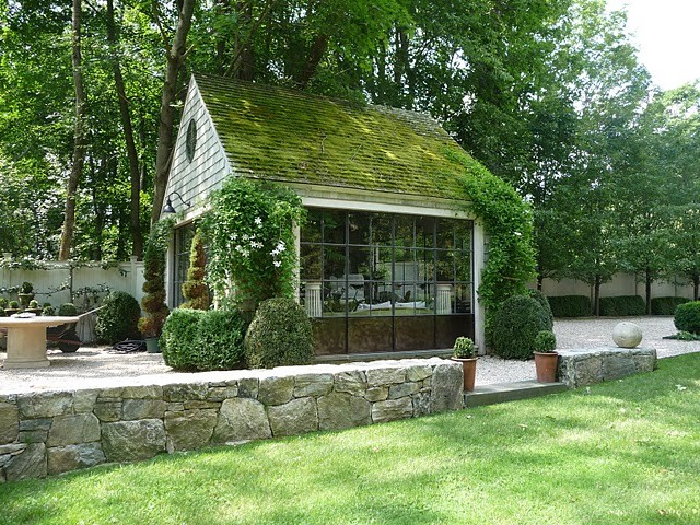 Mid-sized traditional detached garden shed in New York.