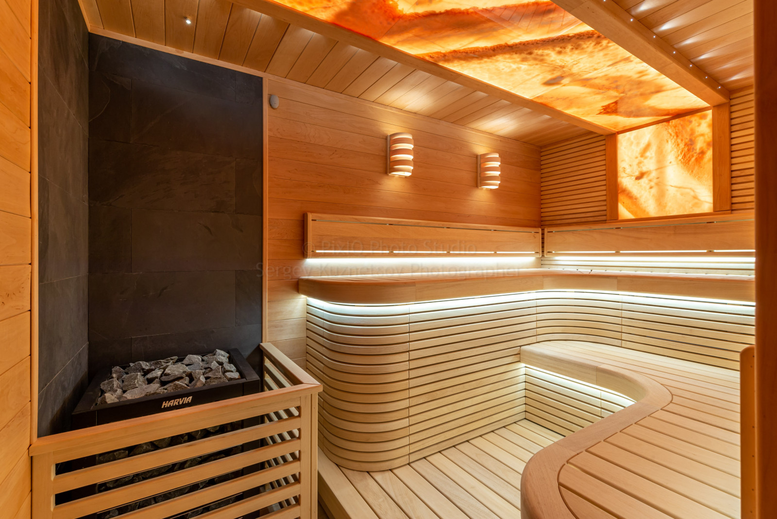 Сауна с ониксом и электропечью HARVIA