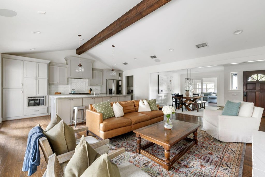 Garage Conversion Remodeling in Lakewood Area of Dallas 75214