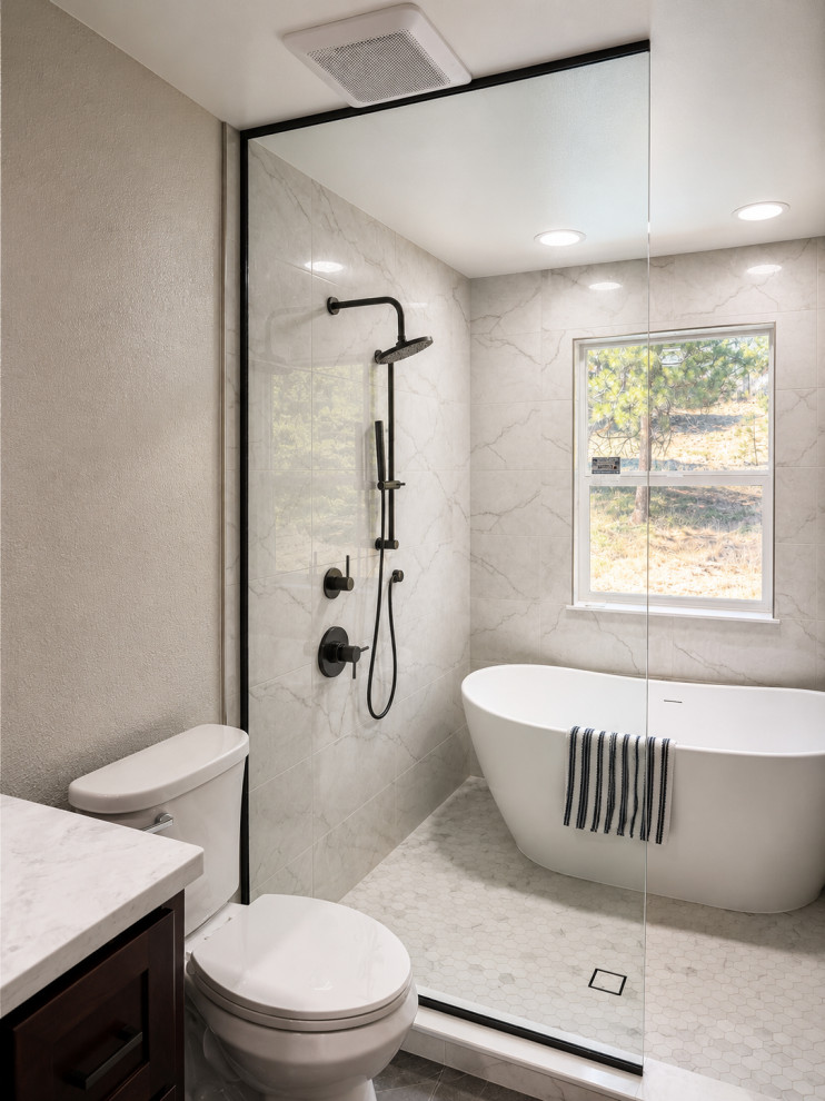 Shower and tub wet area