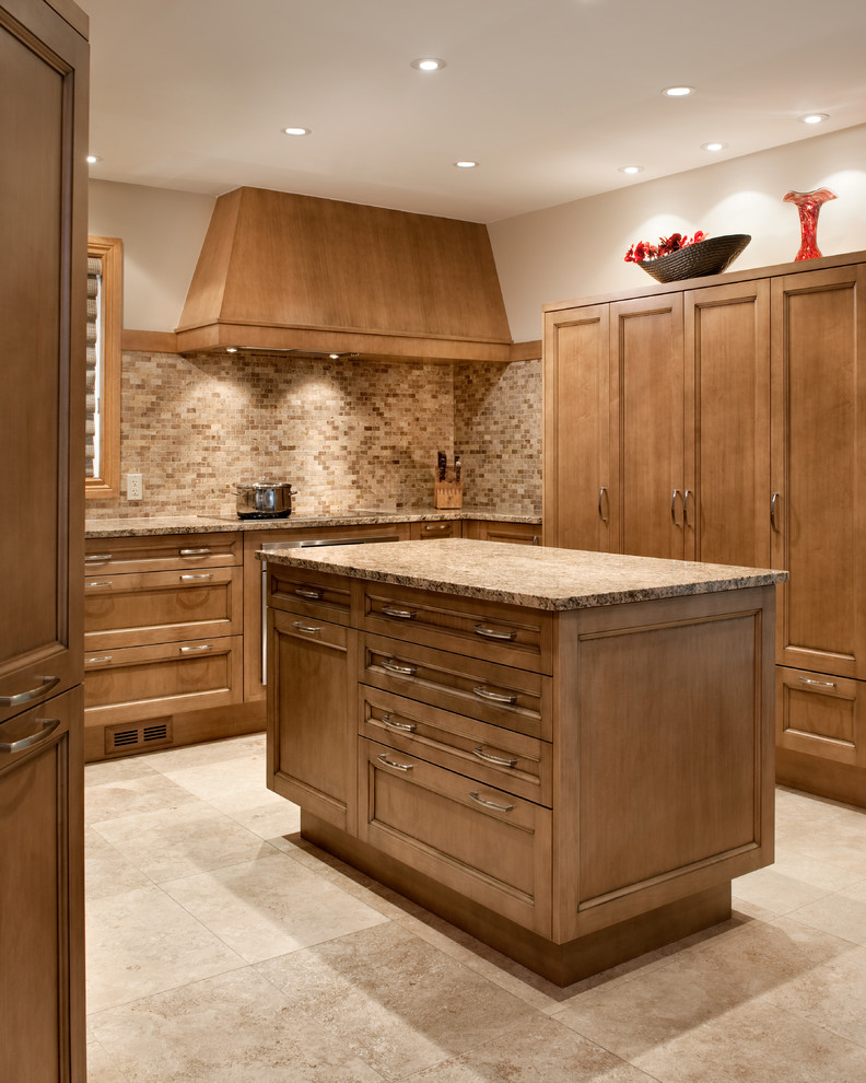 Transitional kitchen photo in Toronto