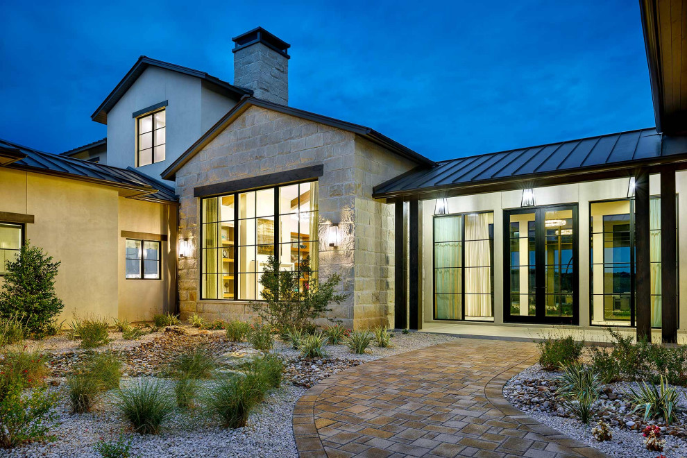 Home design - transitional home design idea in Austin