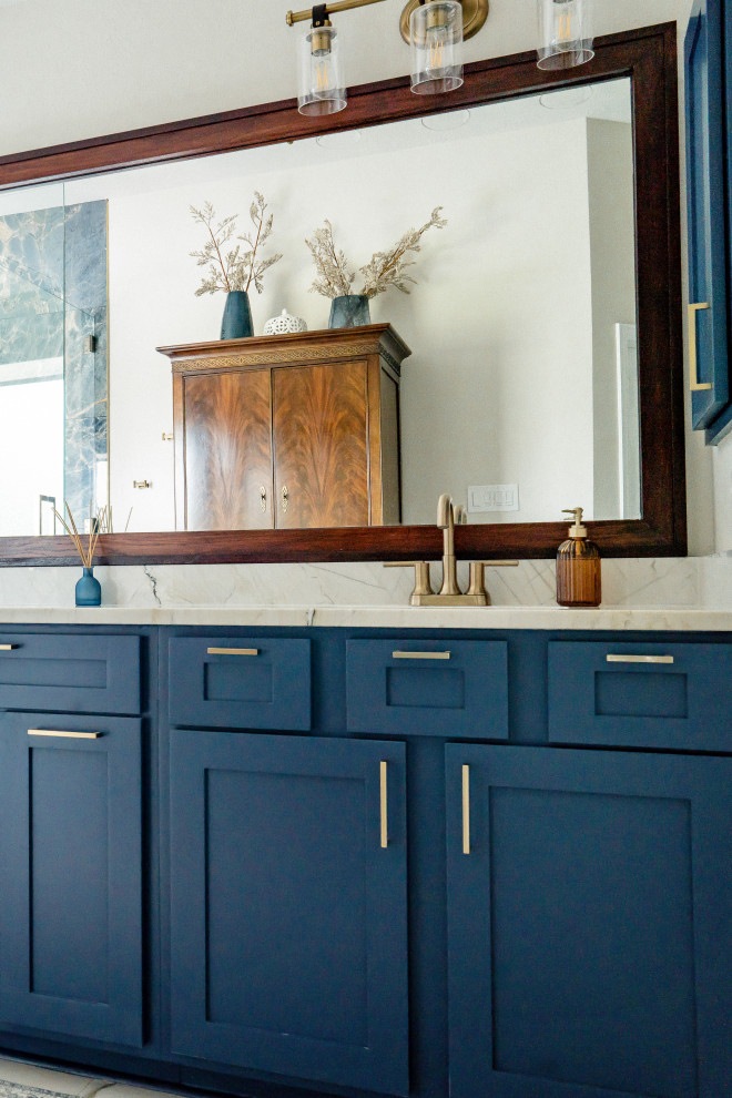 Example of a transitional bathroom design in Houston