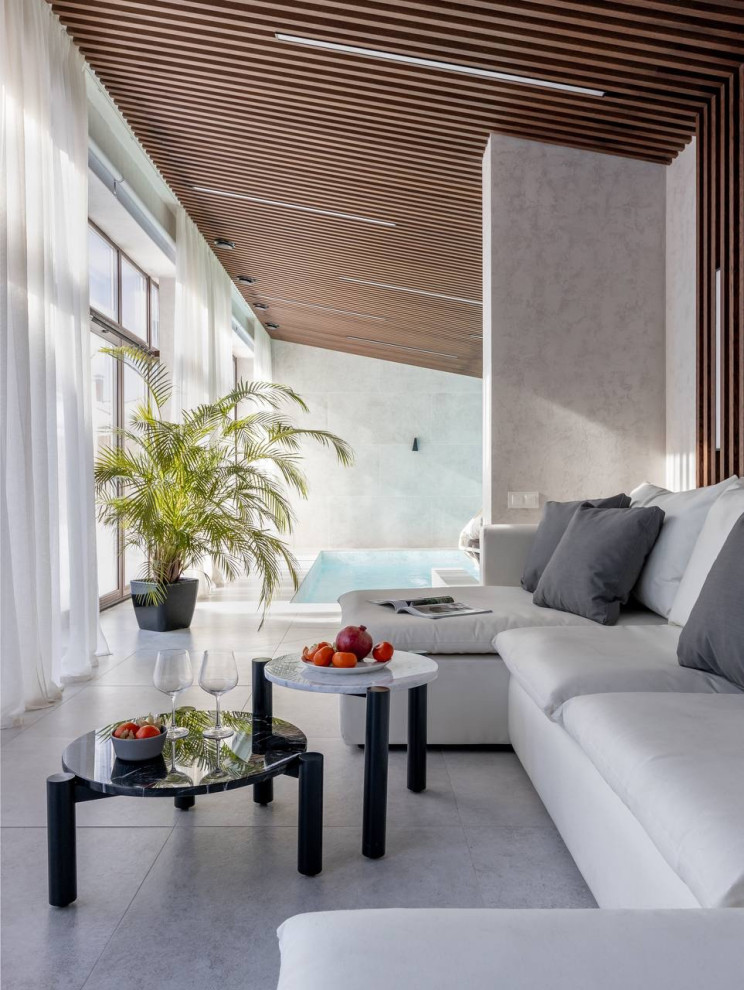 Матовая штукатурка в светлом оттенке в интерьере в частном доме