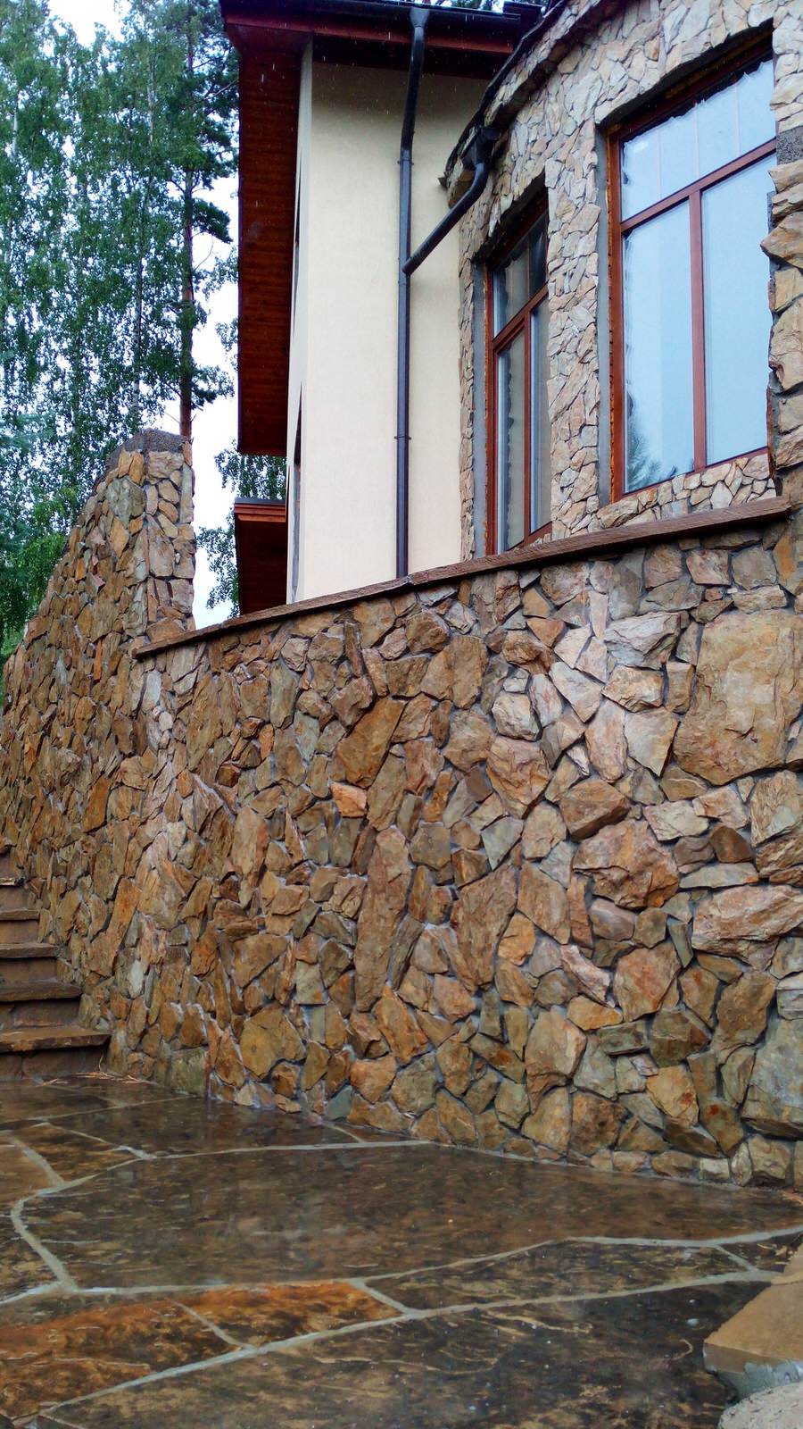 Облицовка фасадов песчаником