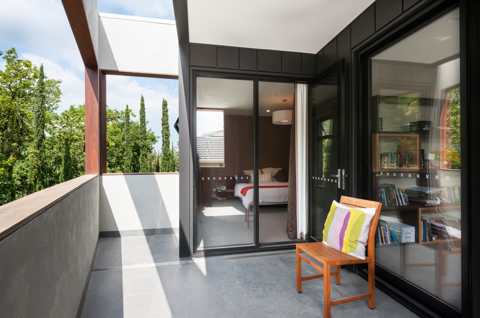 Contemporary balcony in Melbourne.