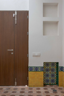 おしゃれな玄関 (テラコッタタイルの床、マルチカラーの壁) の画像 75