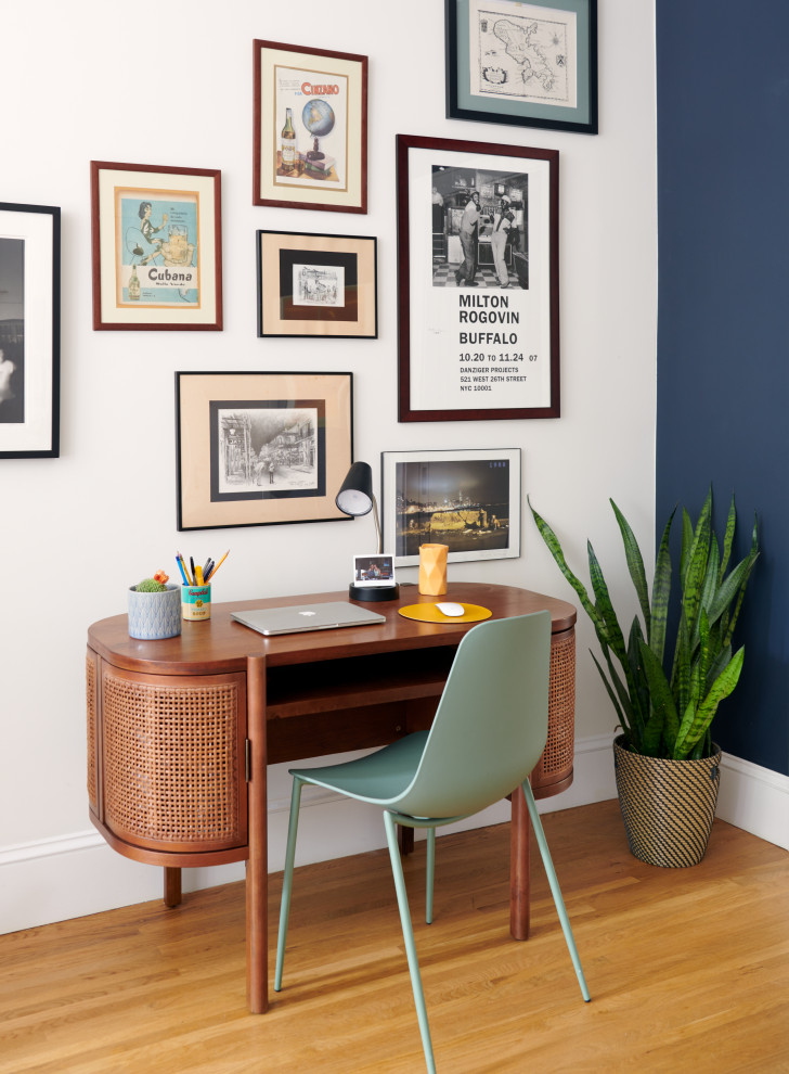 Inspiration for a contemporary home office remodel in New York