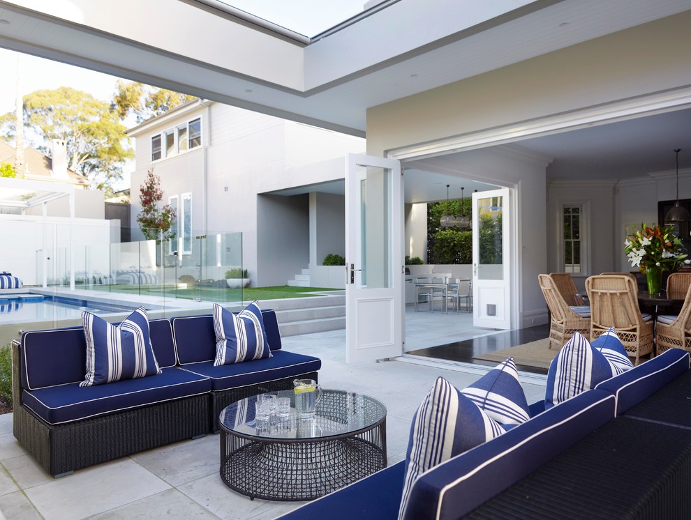 Design ideas for a contemporary patio in Sydney.