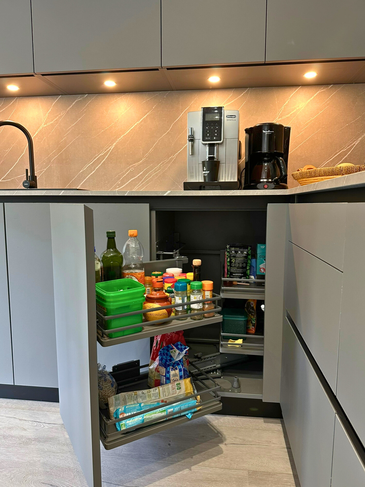 Design sobre et rangements optimisés