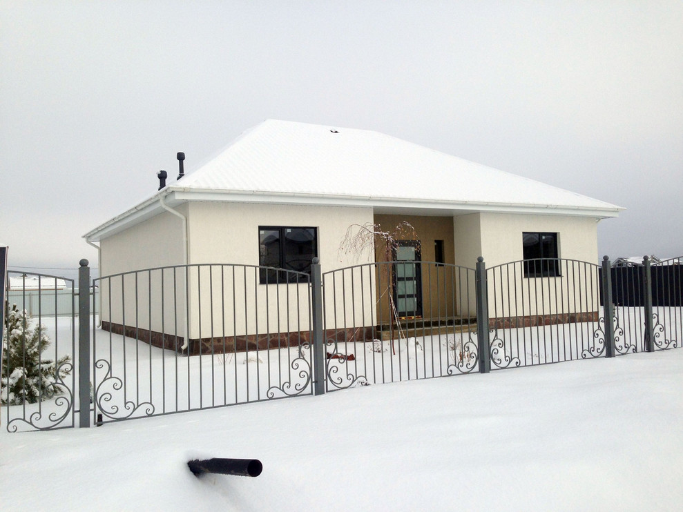 Одноэтажный жилой дом на три спальни