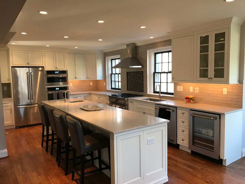 Inspiration for a transitional kitchen remodel in Baltimore