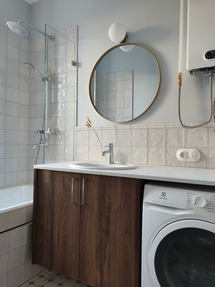 Ванная комната с окном