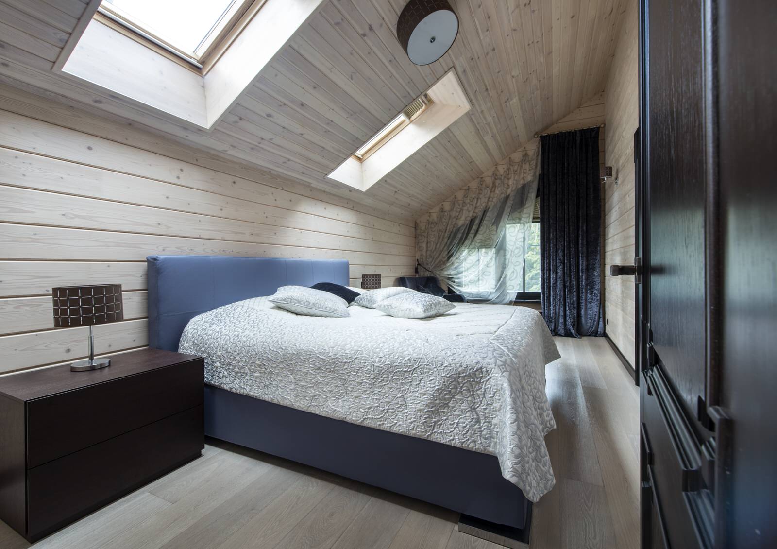 Под одной крышей