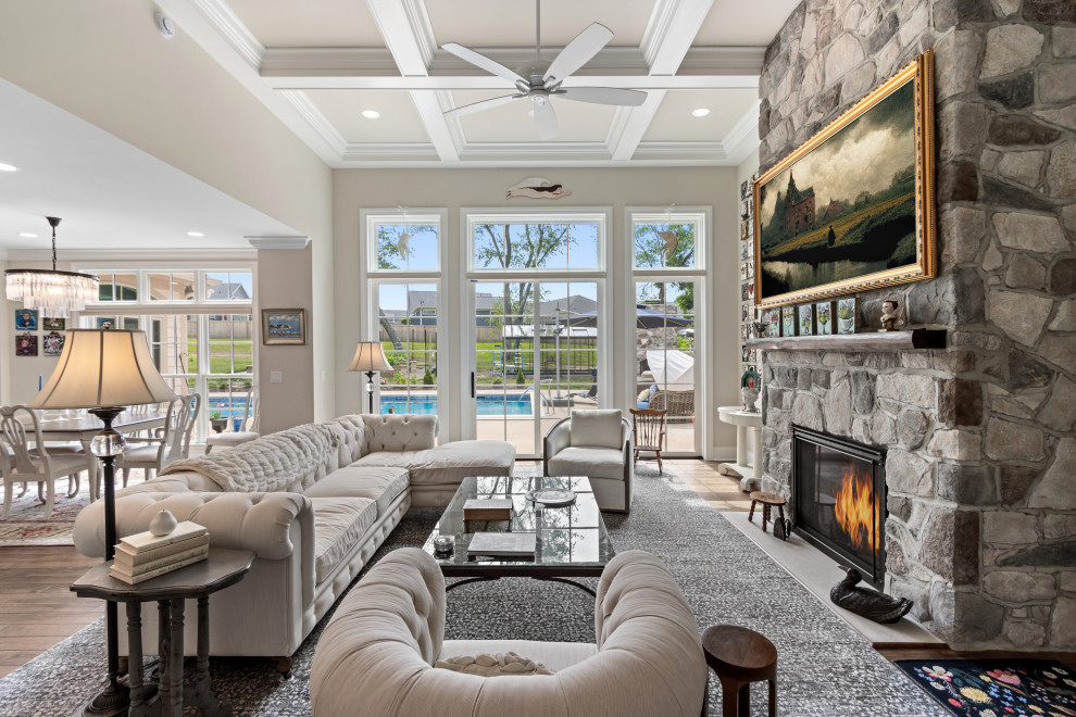Elegant living room photo in Columbus