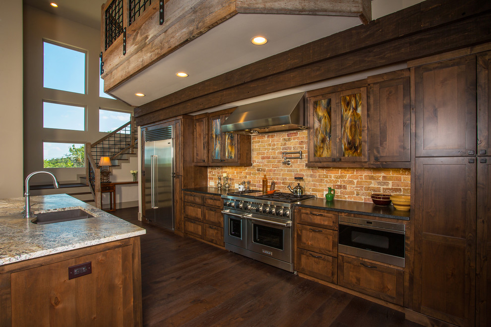This is an example of a classic kitchen in Austin.