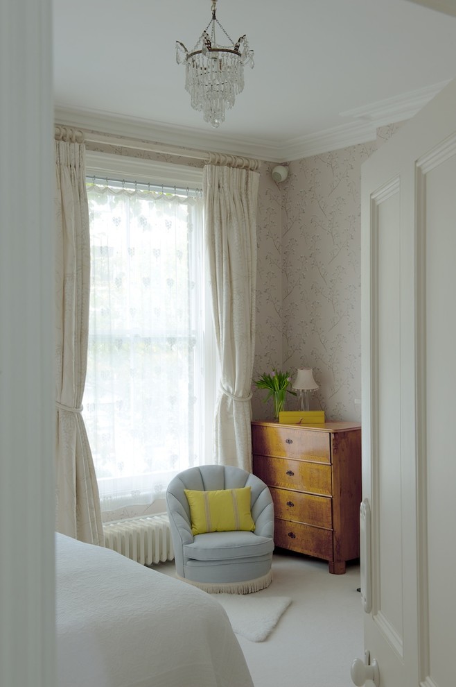 Design ideas for a traditional guest bedroom in London.