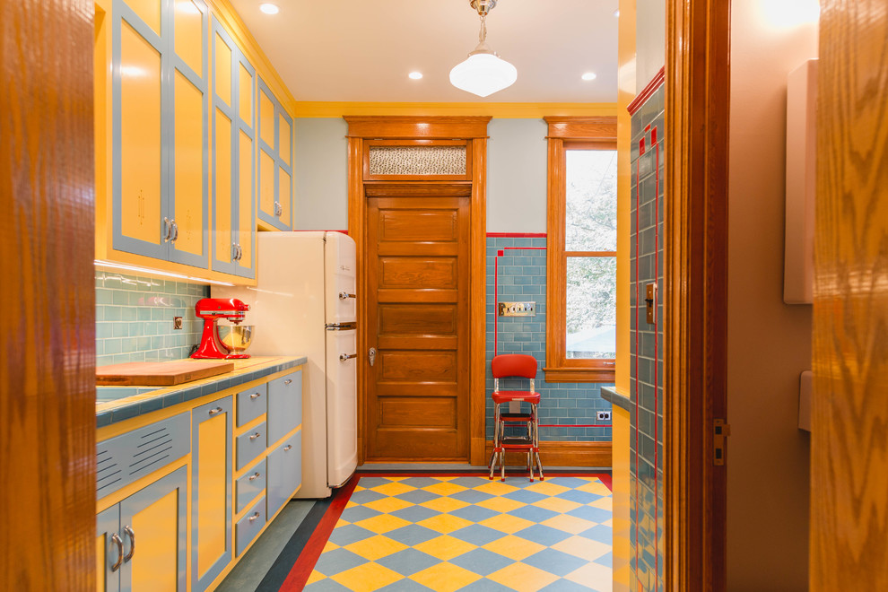 Inspiration for a midcentury kitchen in Chicago.