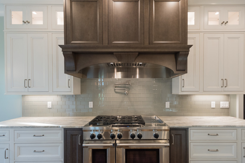 Transitional kitchen photo in Atlanta