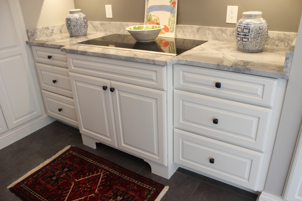 Inspiration for a transitional kitchen remodel in Cincinnati
