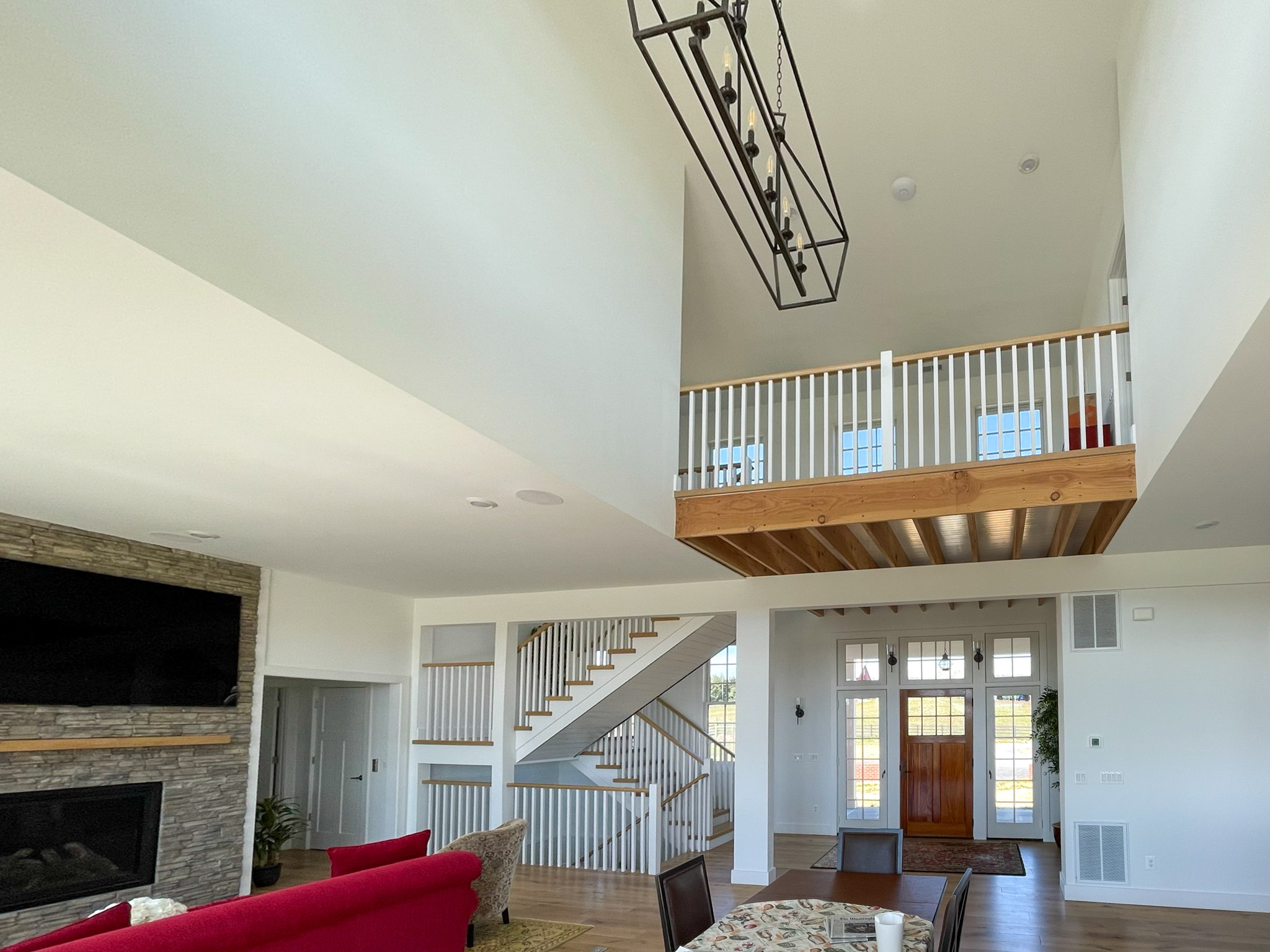 91_U-Shaped Floating Staircase Surrounded by Bucolic Mountain Views, Winchester,