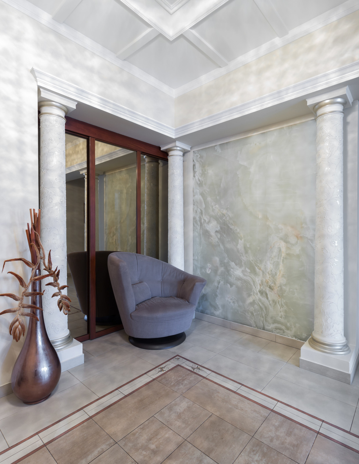 МАЛАЯ КОНЮШЕННАЯ