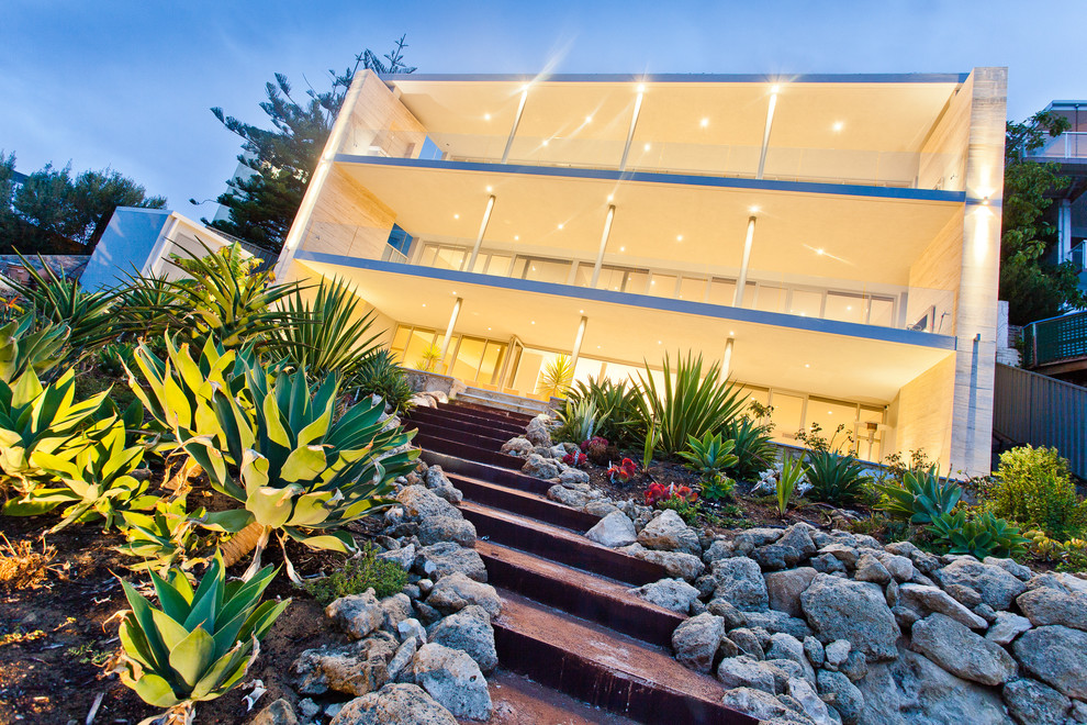 Inspiration for a contemporary exterior in Perth.