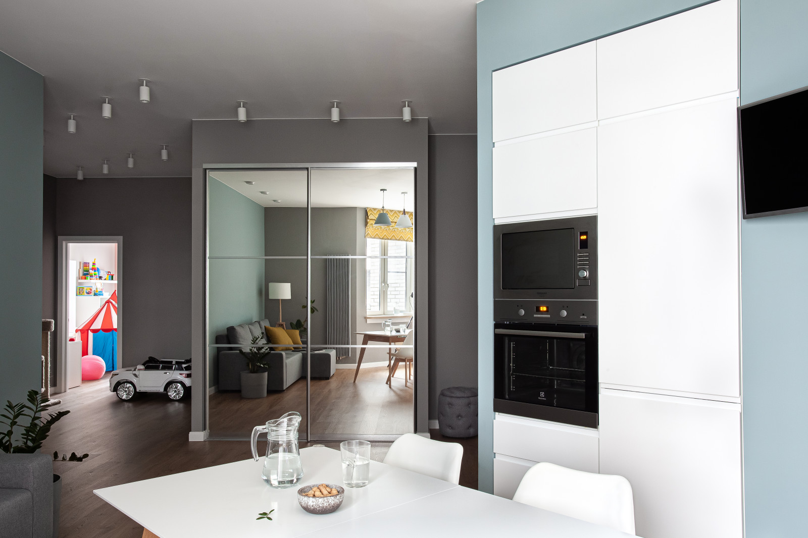 Квартира на набережной