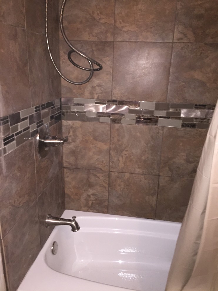 Alcove bathtub - mid-sized transitional kids' brown tile and porcelain tile alcove bathtub idea
