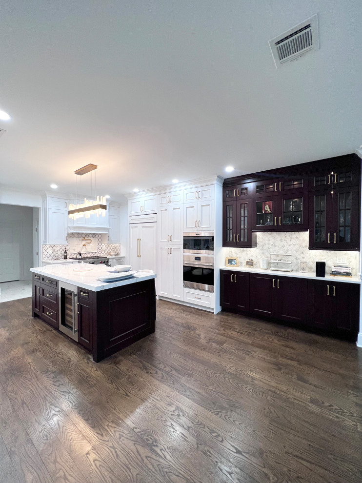 Kitchen - transitional kitchen idea in New York