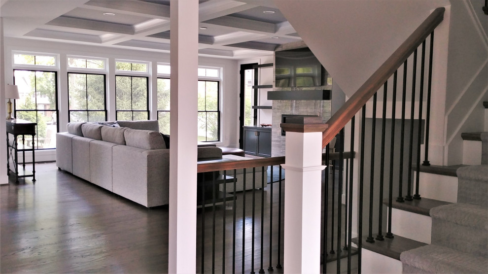 Example of a transitional home design design in Cincinnati
