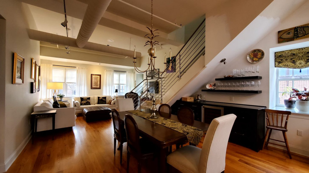Dining room - transitional dining room idea
