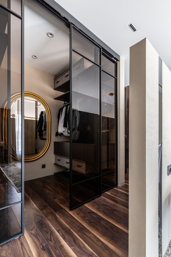 На берегу большой реки