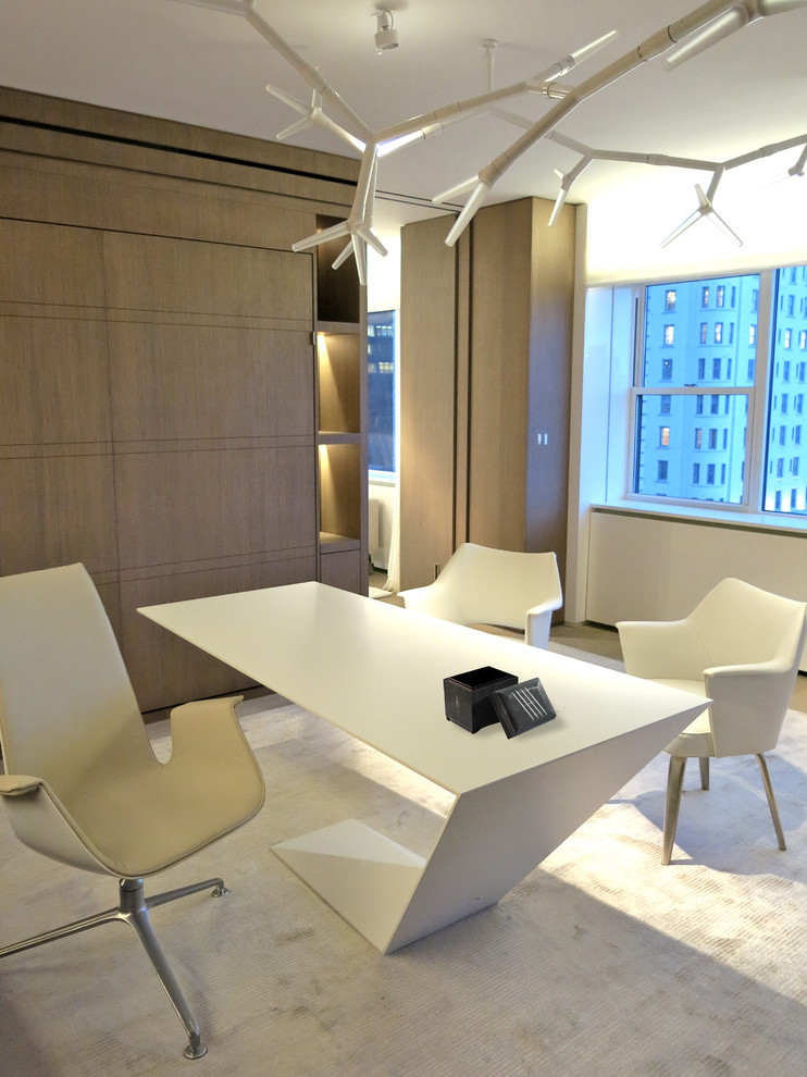 This is an example of a contemporary home office in Miami.
