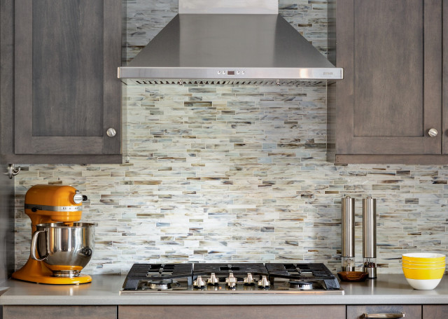 A Dramatic Backsplash nyklassisk-koek