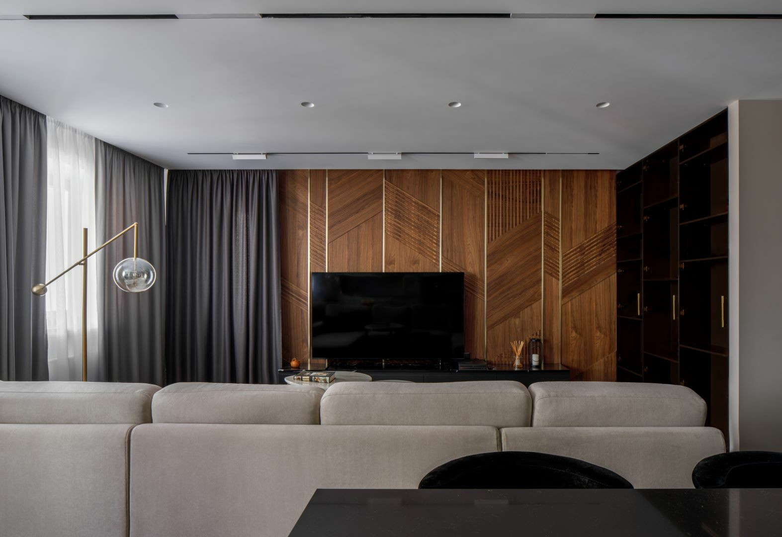 Реализация мебели на ул. Белинского