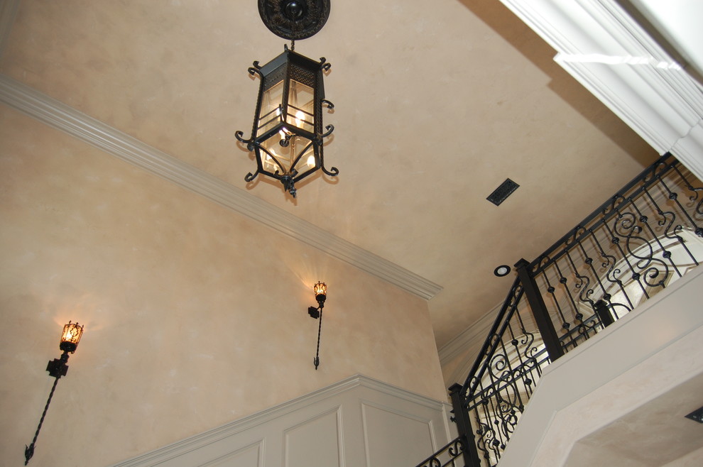Example of a mountain style entryway design in Austin