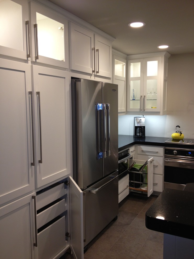 Inspiration for a transitional kitchen remodel in Austin