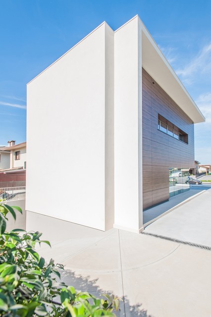Showromm TB contemporary-exterior
