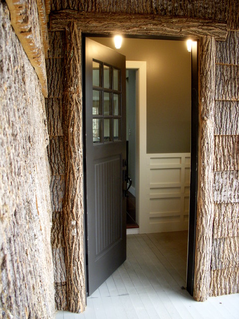 Roots - Front Entry eklektisk-veranda