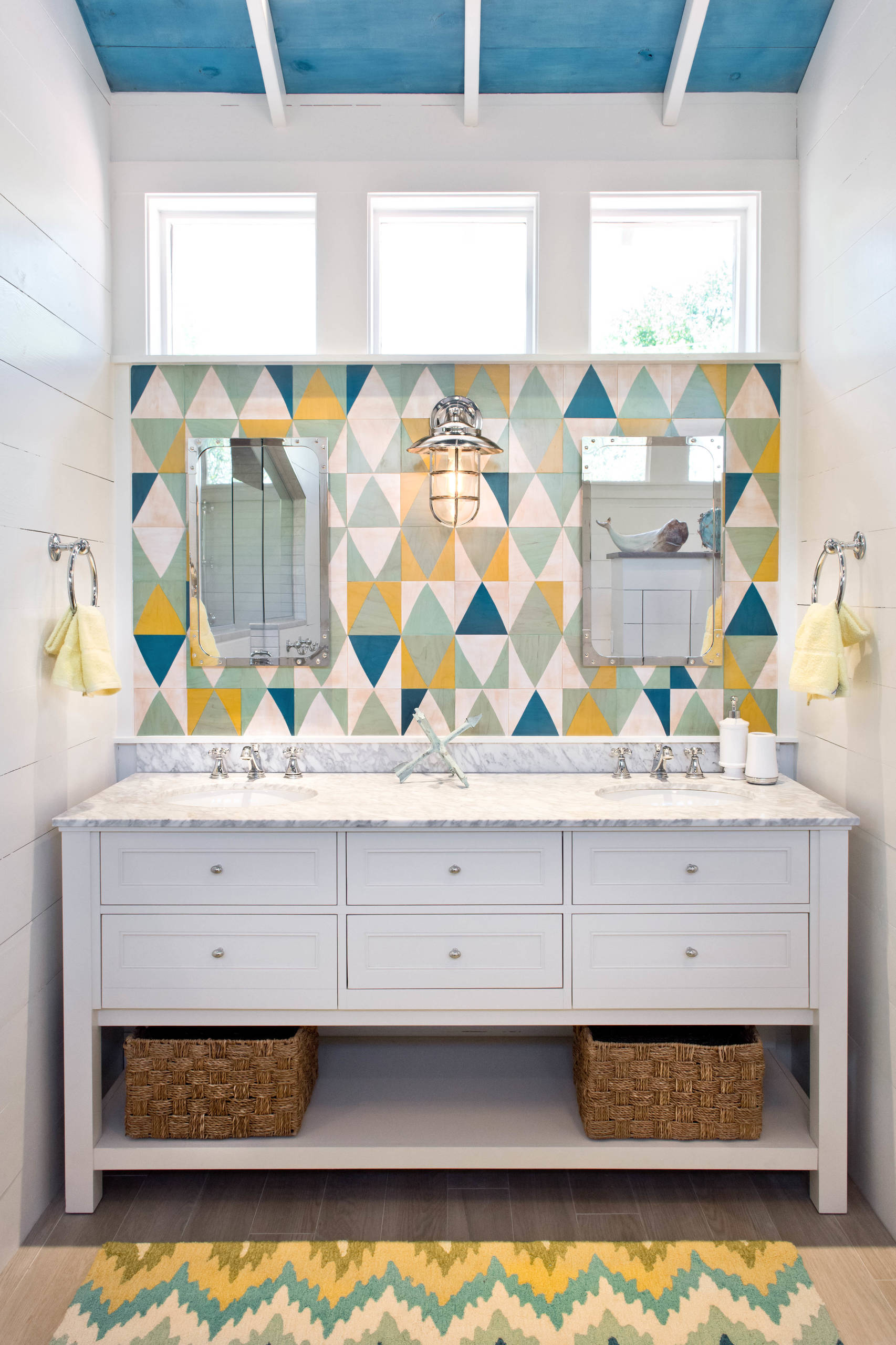 Trending Now: A Shot of Color in the Bathroom, image size:1706x2560