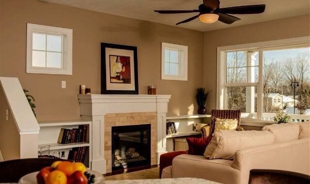 Transitional home design photo in Chicago