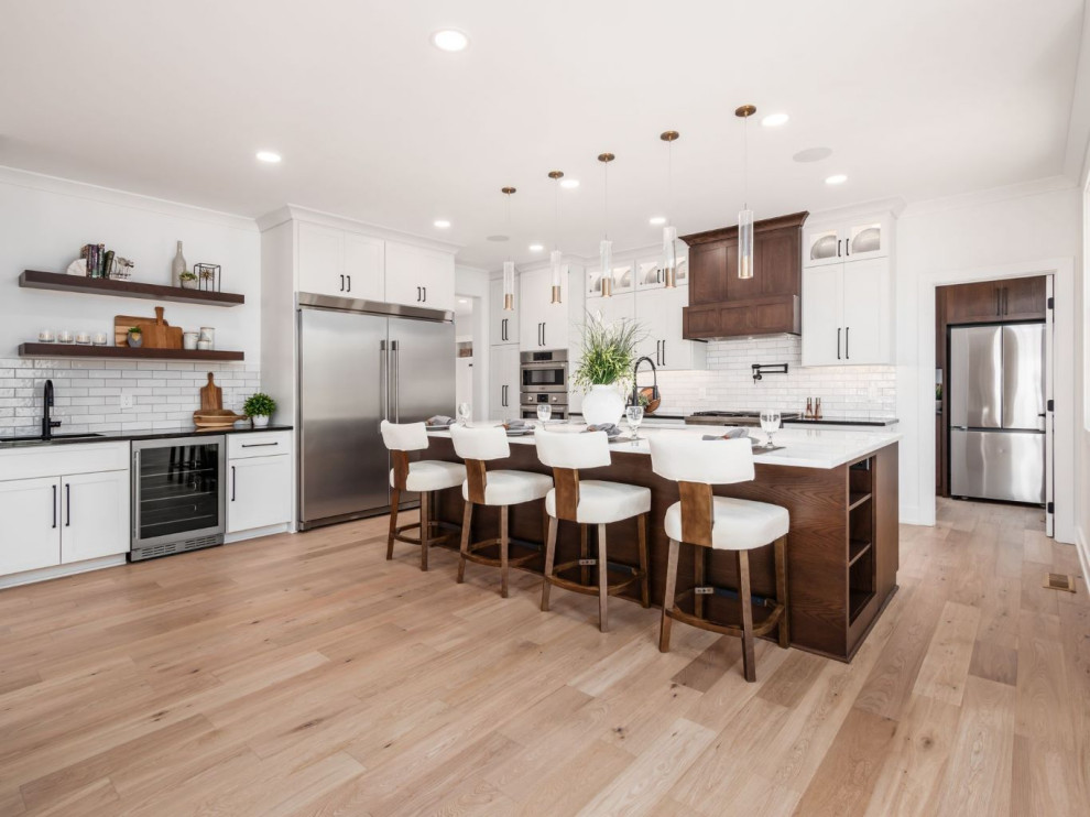 Example of a transitional kitchen design in Columbus