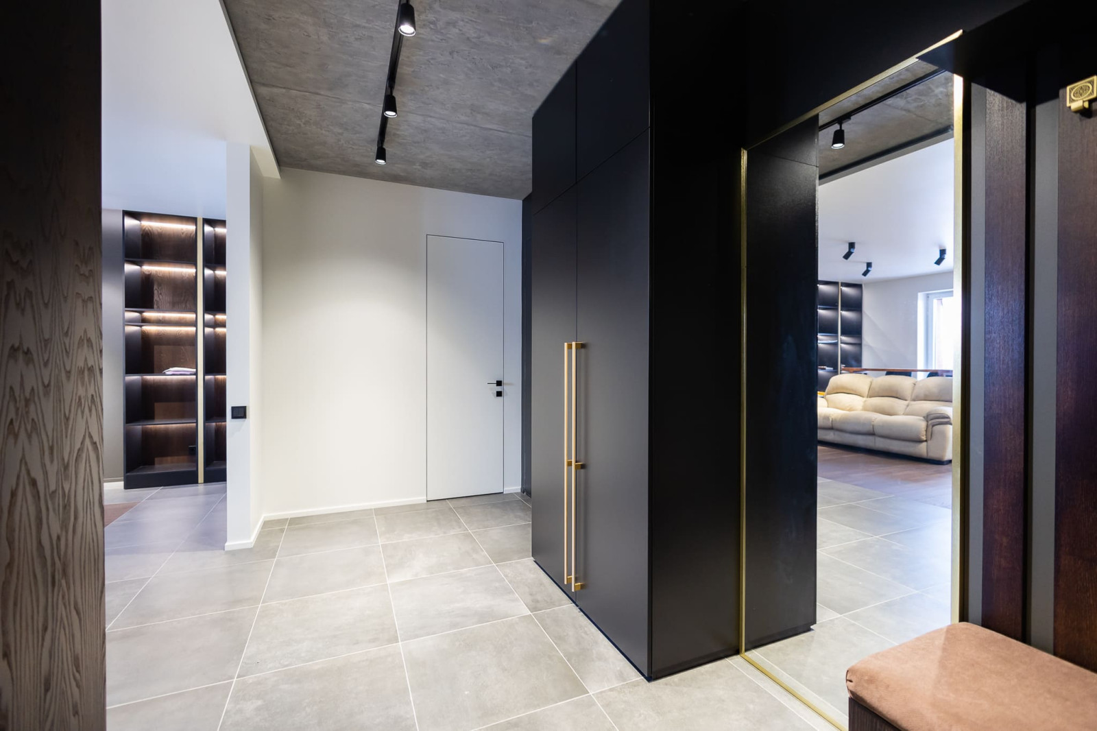 БРУТАЛЬНЫЙ МИНИМАЛИЗМ