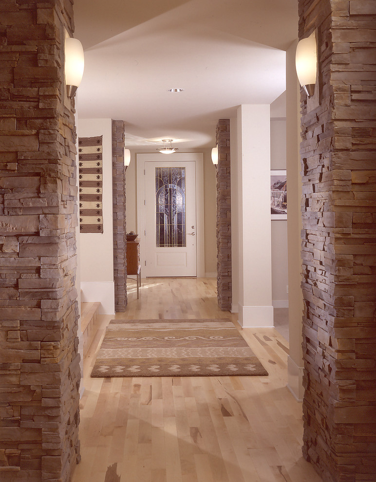 Design ideas for a contemporary entryway in Seattle.