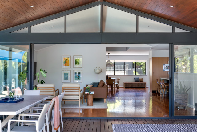 City Beach Young Family Home contemporary-deck