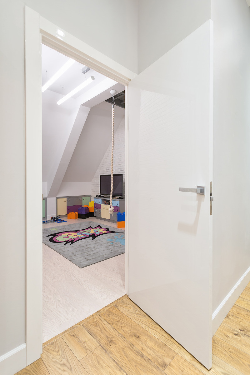 Замечательная двухуровневая квартира с фантастическим детским этажом