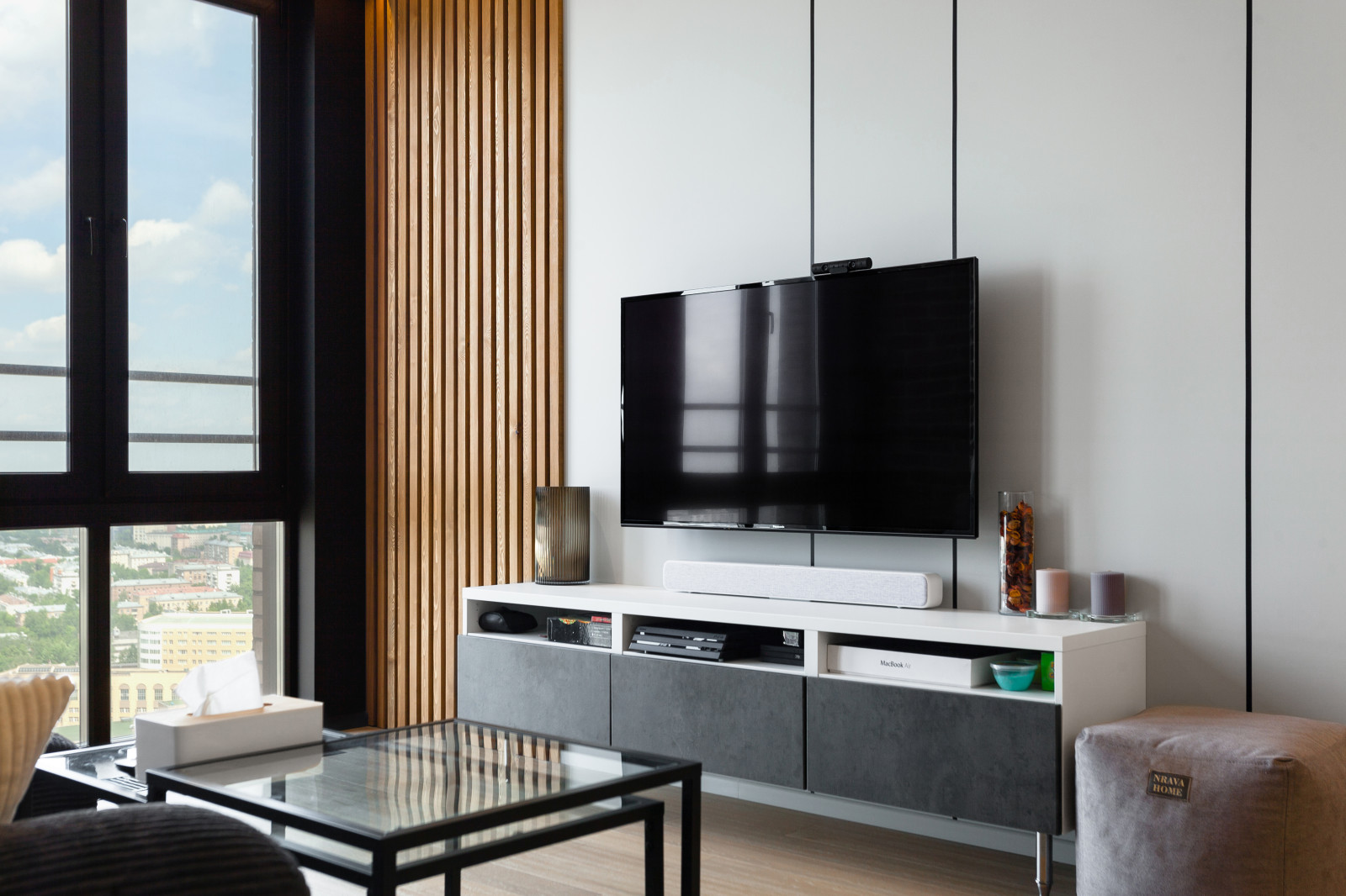 Сканди + лофт = уютная квартира для молодой семейной пары