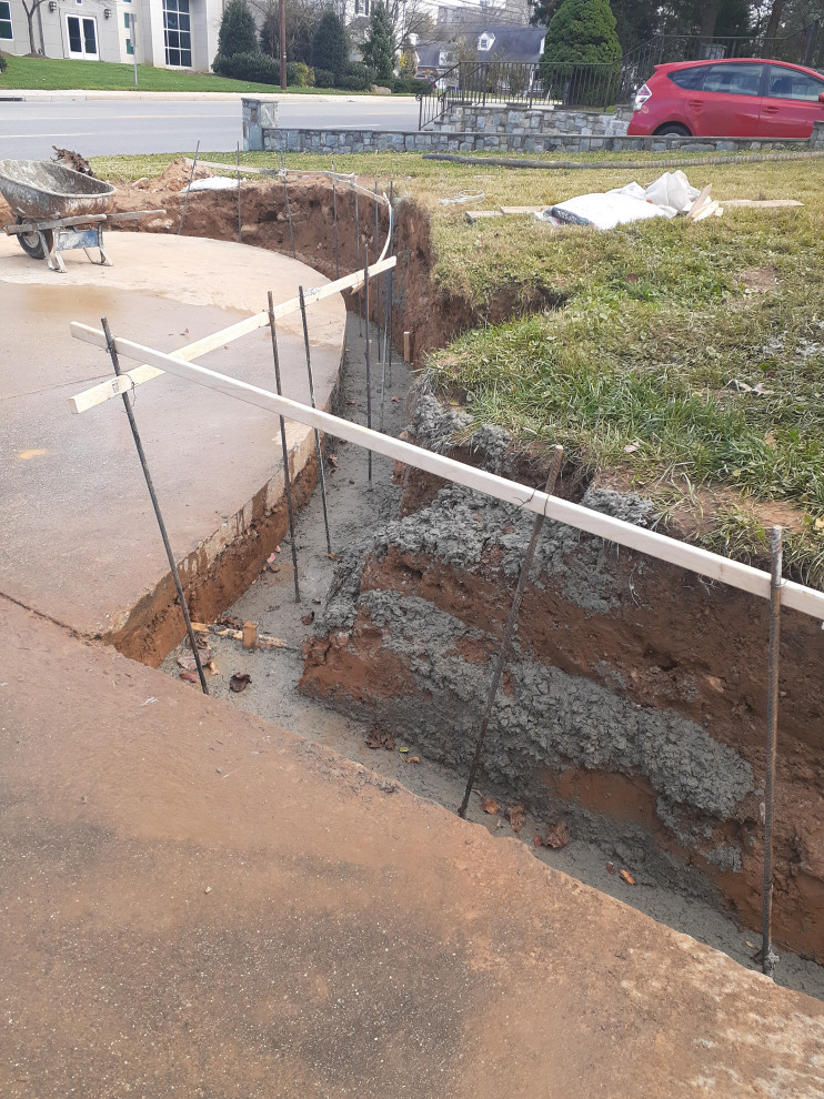 Retaining Wall - Stone | Walkway - Concrete Steps